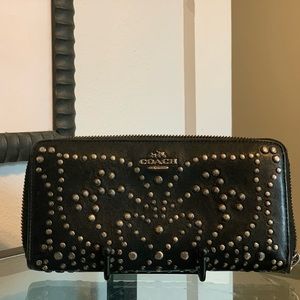 Cute Black Coach Wallet